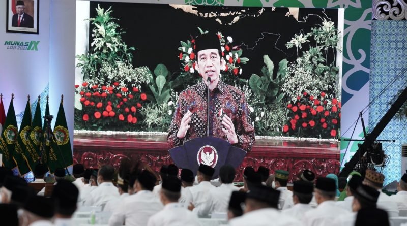 Presiden Joko Widodo membuka Musyawarah Nasional IX LDII secara Online di Ponpes Minhajurrosyidin Pondok Gede Jakarta Timur, Rabu (7/4). Foto: LINES