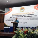 Wagub Kaltim Hadi Mulyadi saat memberikan sambutan pada pembukaan Muswil VII DPW LDII Kaltim di Hotel Bumi Senyiur Samarinda, Selasa (15/2). Foto: LINES
