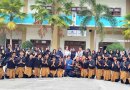 Rombongan KBRI Astana dan Delegasi Kazakhstan berfoto bersama siswa-siswi SMA Budi Luhur Samarinda, Minggu (3/9/2023). Foto: LINES Samarinda