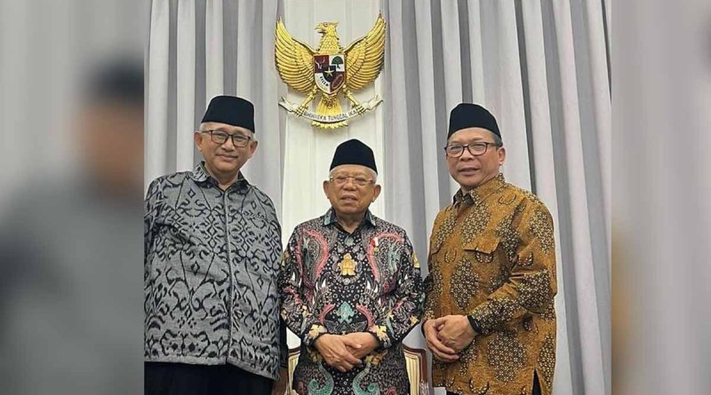 Ketua Umum DPP LDII KH Chriswanto Santoso dan Sekretaris Hasyim Nasution bertemu dengan Wakil Presiden (Wapres) KH Ma’ruf Amin di Rumah Dinas Wapres, Senin (11/9). Foto: Istimewa