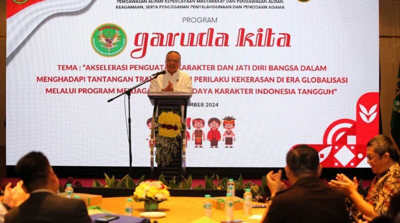 Sekretaris Jaksa Agung Muda Bidang Intelijen, Sardjono Turin saat membuka Focus Group Discussion (FGD) bertajuk "Akselerasi Penguatan Karakter dan Jati Diri Bangsa Dalam Menghadapi Tantangan Transformasi Perilaku Kekerasan di Era Globalisasi Melalui Program Menjaga Ruang Budaya Karakter Indonesia Tangguh". Foto: LINES.