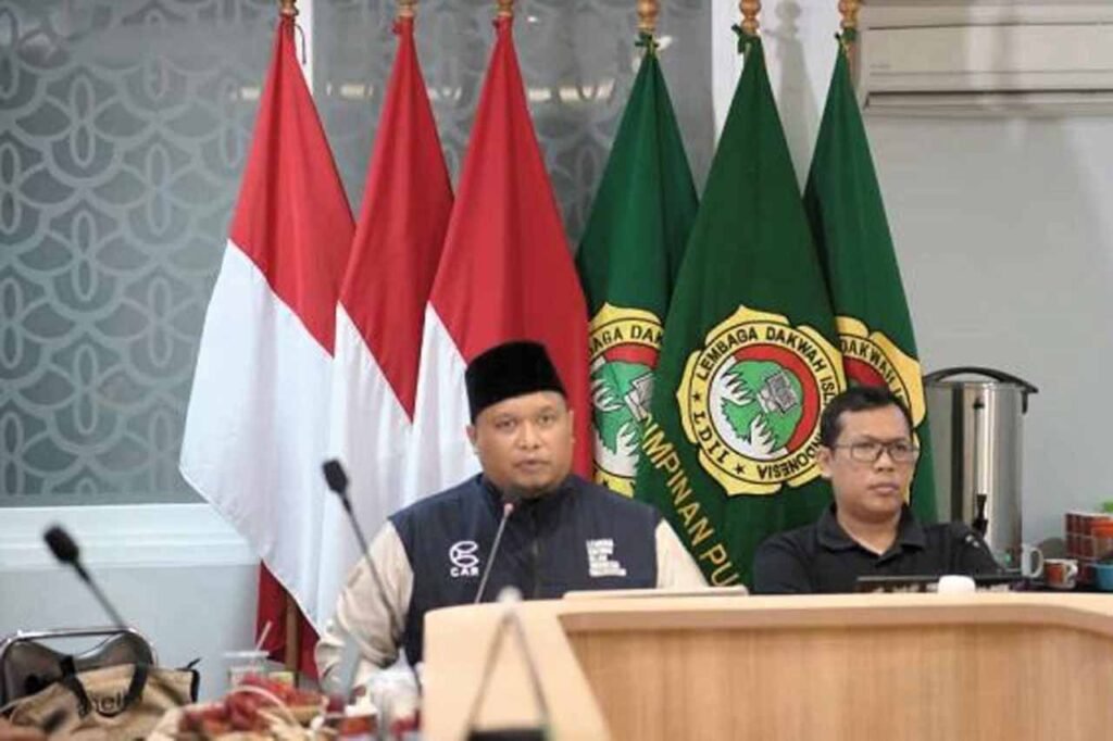 Ketua DPP LDII Rulli Kuswahyudi dan Ketua Biro KIM DPP LDII Ludhy Cahyana memimpin Rakor KIM dan LINES se-Indonesia, yang dipusatkan di Kantor DPP LDII Jakarta, Rabu (12/2). Foto: LINES