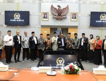 apat Dengar Pendapat Umum (RDPU) Panitia Kerja (Panja) Pengelolaan Dana Haji yang digelar di Gedung DPR RI, Jakarta, Kamis (6/3), berbagai ormas Islam, seperti MUI, PBNU, PP Muhammadiyah, dan LDII. Foto: LINES