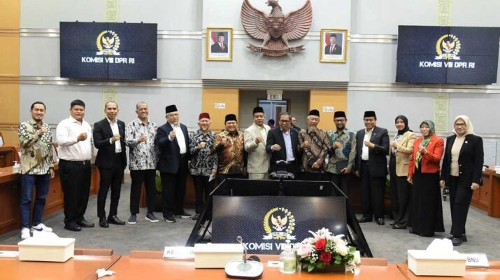 apat Dengar Pendapat Umum (RDPU) Panitia Kerja (Panja) Pengelolaan Dana Haji yang digelar di Gedung DPR RI, Jakarta, Kamis (6/3), berbagai ormas Islam, seperti MUI, PBNU, PP Muhammadiyah, dan LDII. Foto: LINES