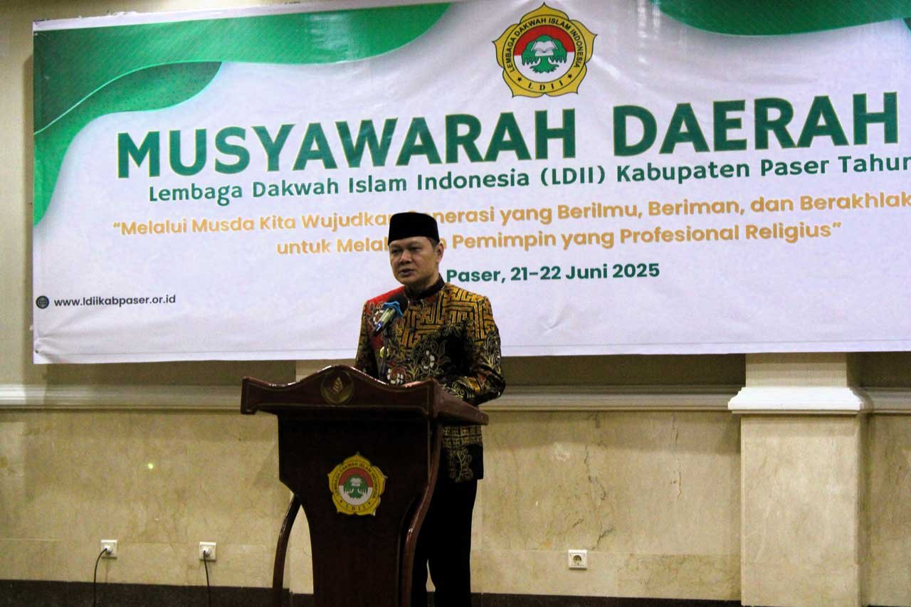 Bupati Paser, dr. Fahmi Fadli saat memberikan sambutan pada Musyawarah Daerah (Musda) ke-7 DPD LDII Kab. Paser, Minggu (22/6/2025). Foto: LINES Paser