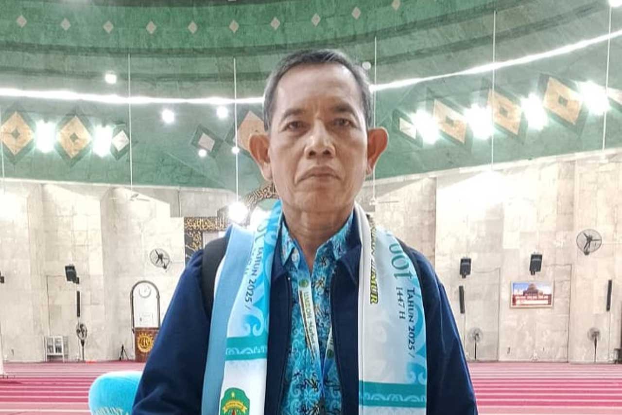 Ujang Unaini dari Masjid Nurul Iman Kabupaten Kutai Kartanegara, berangkat kloter pertama, 26 Agustus 2025. Foto: LINES