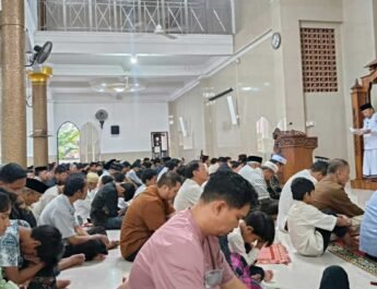 Suasana Salat Iduladha, Rabu (27/5/2026) di Masjid Al Aziziyah Samarinda. Foto: LINES